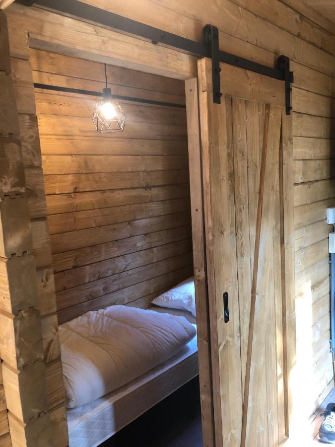 فيلا 3 Slaapkamer Blokhut Met Opgemaakte Bedden بوتِنْ المظهر الخارجي الصورة