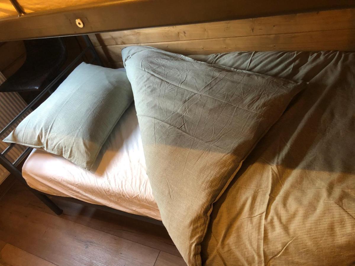 فيلا 3 Slaapkamer Blokhut Met Opgemaakte Bedden بوتِنْ المظهر الخارجي الصورة